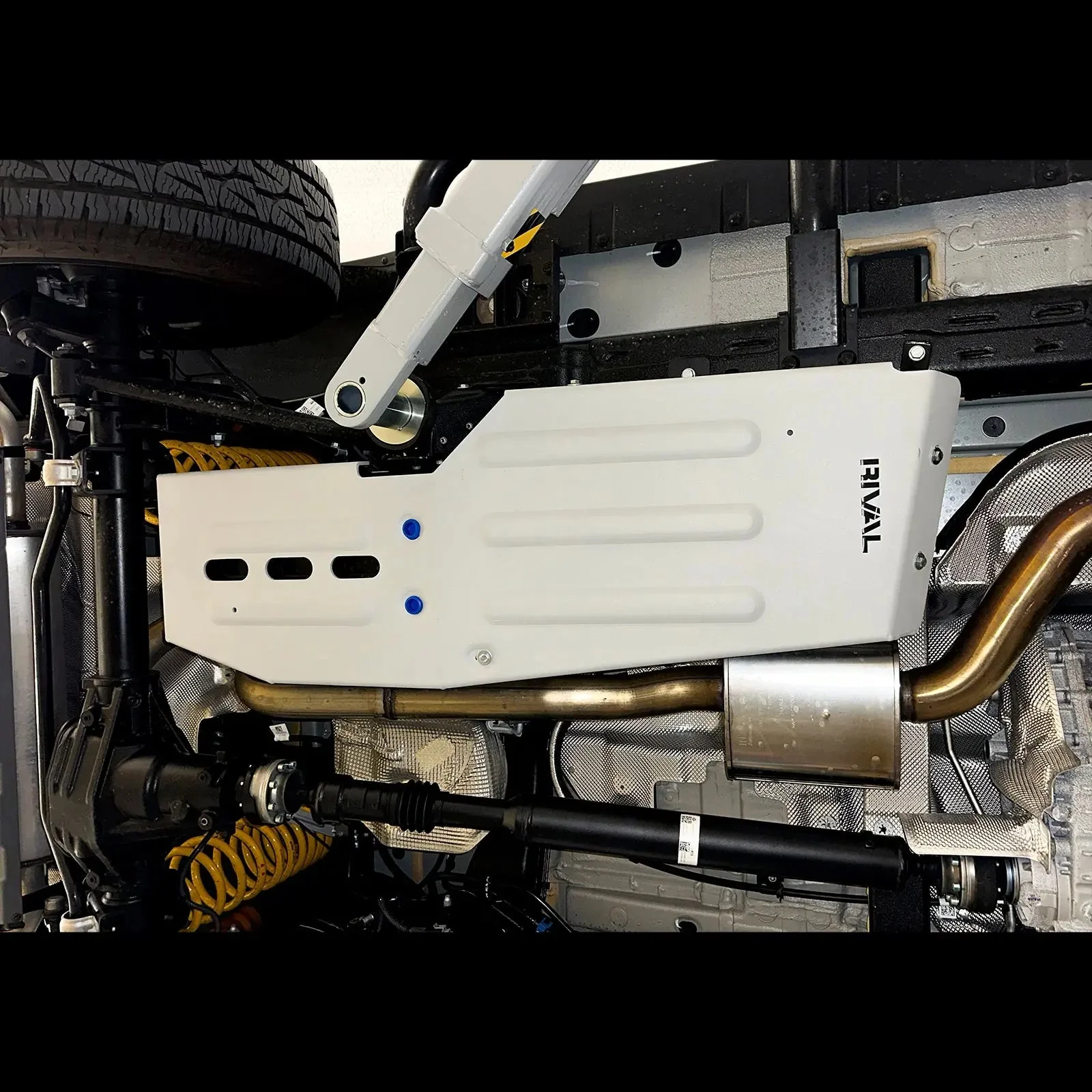 Ineos Grenadier / Quartermaster (2023–Present)  V-3.0, 3.0D, AT, 4WD (2023–Present) 4x4 Fuel Tank Bash Plate – Aluminium + Fitting Kit - Image 2