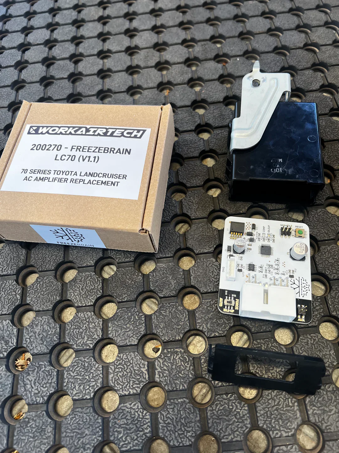 Toyota Landcruiser (2007-2024) VDJ 70 Series AC Amplifier - Image 7