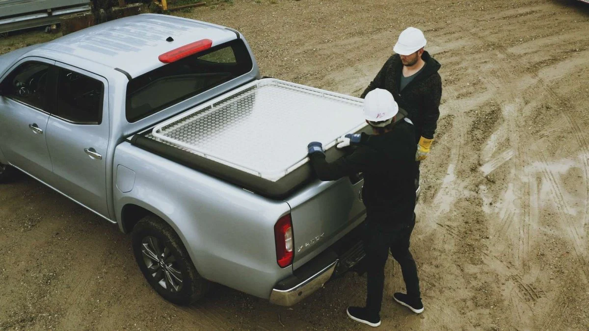 Toyota Hilux (2015-2026) A-Deck MT Hard Lid, with tailgate lock - Toyota Hilux (A deck) 2015+ - Image 2
